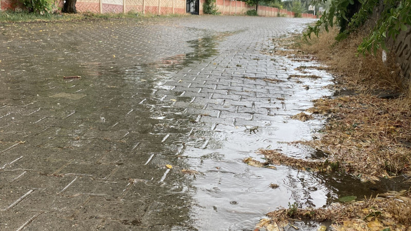 Kovancılarda Temmuz’da yağan yağmur şaşırttı.